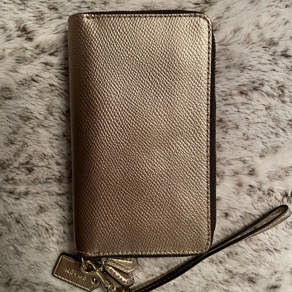Coach gold wristlet wallet - Picture 4 of 4